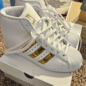 Adidas Superstar Sneakers with elevated inside heel